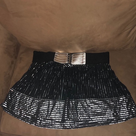 Candie's Dresses & Skirts - Candies Metallic/Black Skirt
